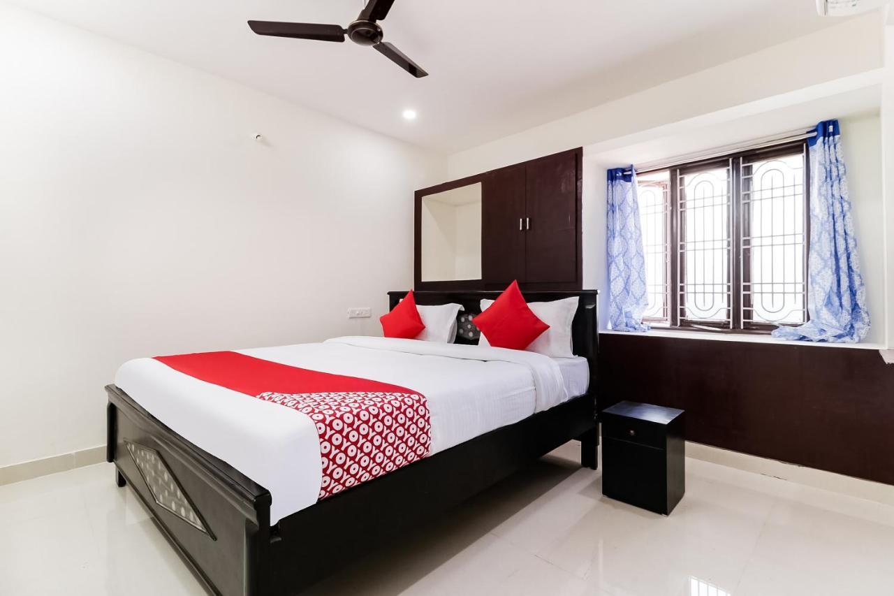Oyo Victory Grand Hotel Tadepalle Exterior photo